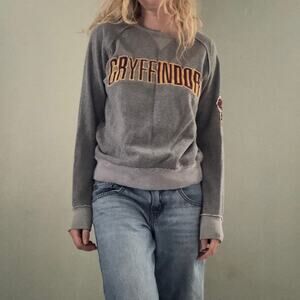 Harry Potter Gryffindor Crewneck Sweatshirt Gray Size Small Potterhead Geek Chic